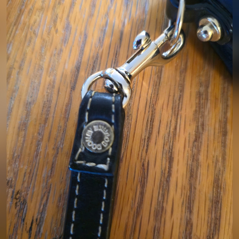 Dooney & Bourke Wristlet Black Leather & Black And Tan Signature Heart Canvas - Picture 6 of 6